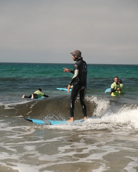 escuela de surf en Tarifa alumnos satisfechos